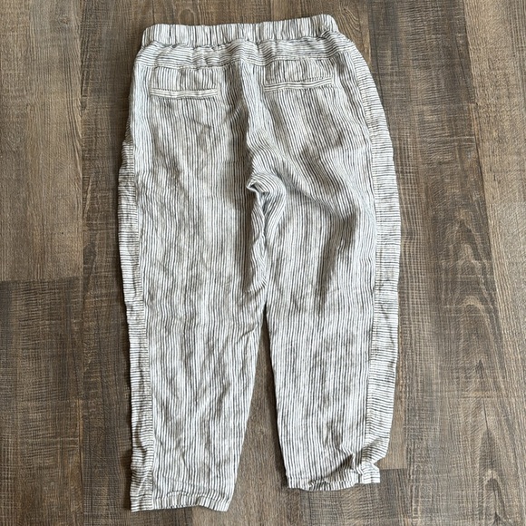 Anthropologie Linen Cropped Pants - Picture 5 of 6